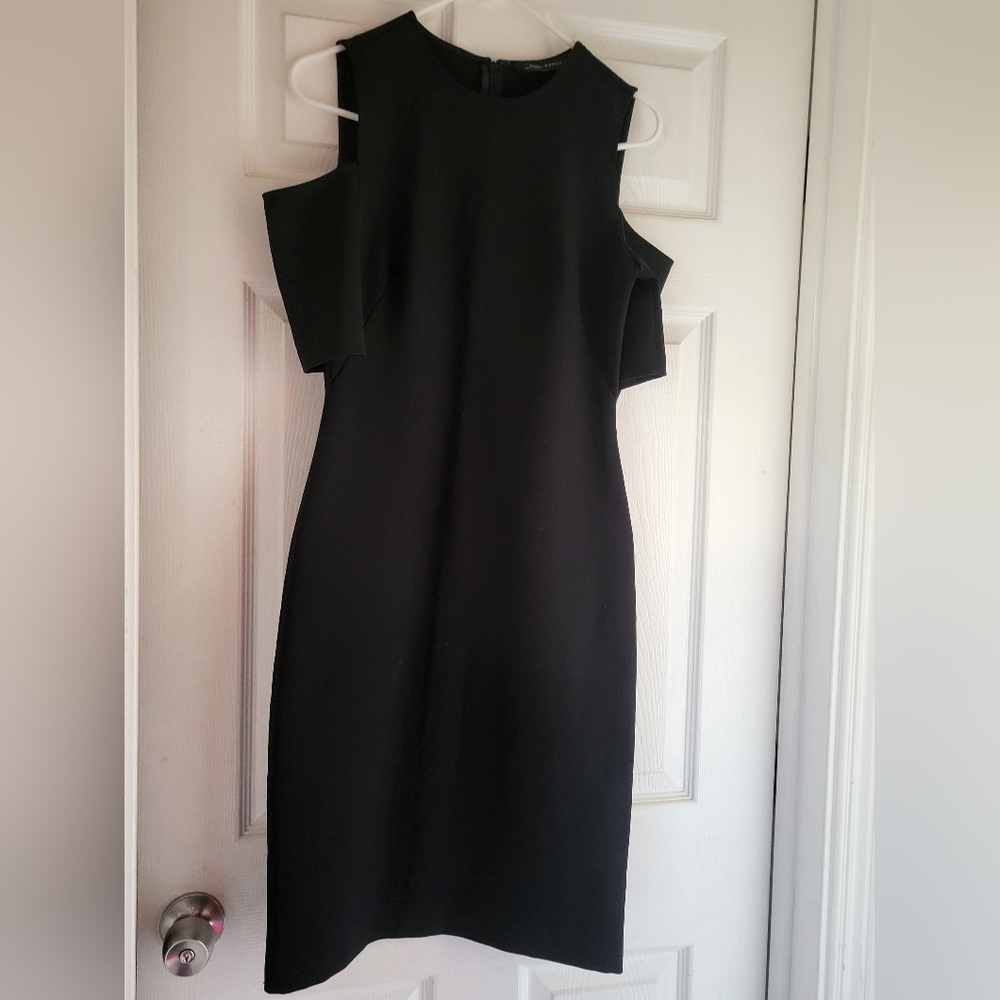 Zara Elegant Black Sleeveless Dress